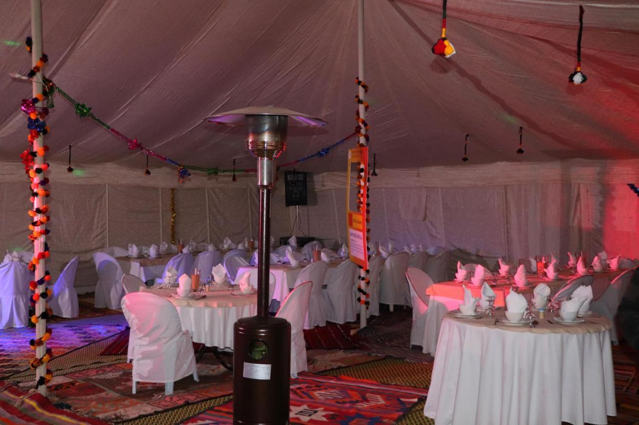 Camp Abdelmoula Hotell Douz Exteriör bild