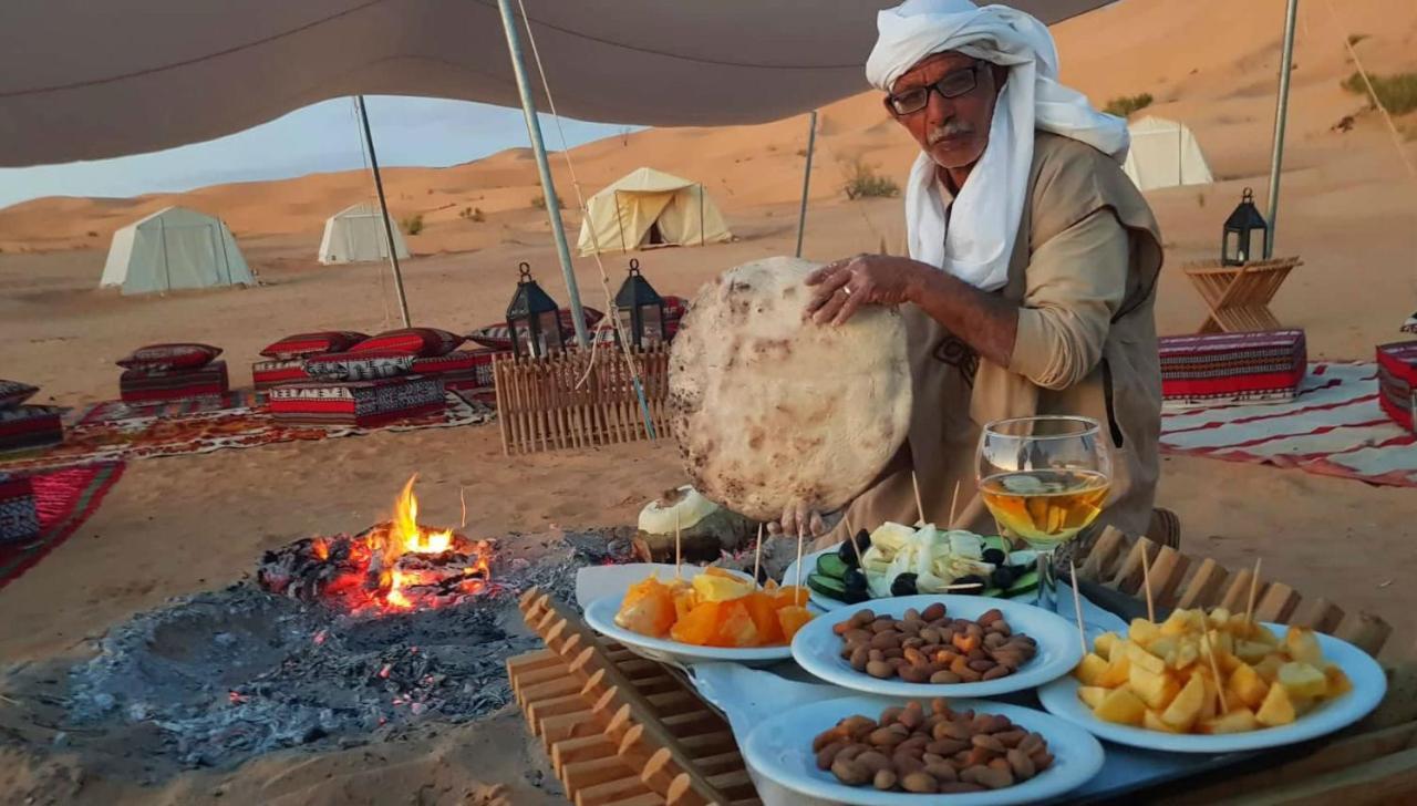 Camp Abdelmoula Hotell Douz Exteriör bild